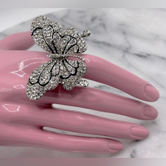 Silver tone & Crystal Chunky‎ Butterfly Stretch Band Ring - Picture 3 of 6